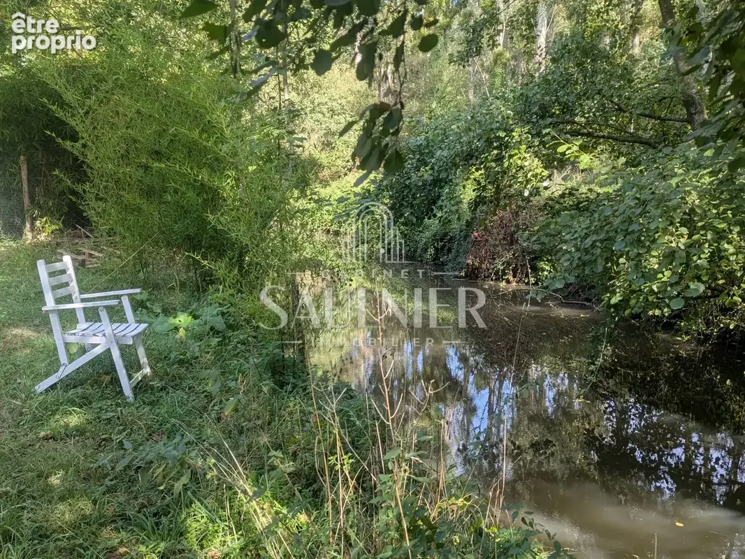 Entre Montrichard et Blois, petit domaine agricole. - photo 2