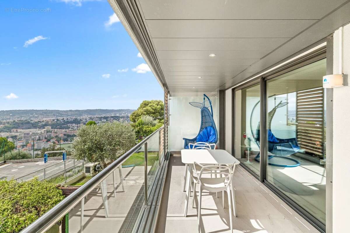 Nice vinaigrier – résidence de prestige "blanche de castille" – 3 pièces de 62 m² – vue mer panoramique & baie des anges – pisci - photo 4