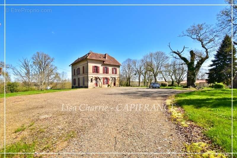 Maison à LE HOUGA