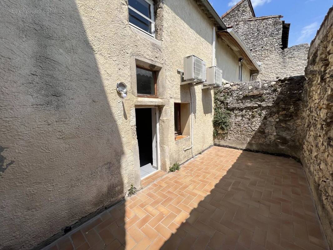 Maison à MONTELIMAR