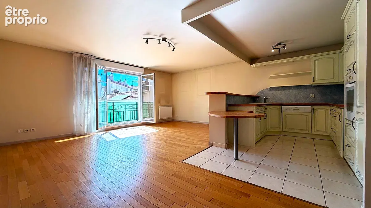 Appartement à LES PAVILLONS-SOUS-BOIS