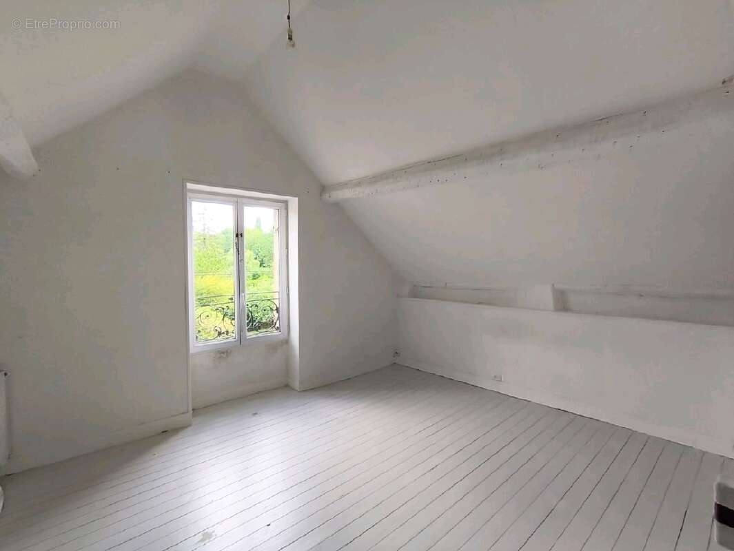 Maison à NESLES-LA-VALLEE