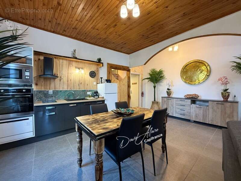 Appartement à LARAGNE-MONTEGLIN