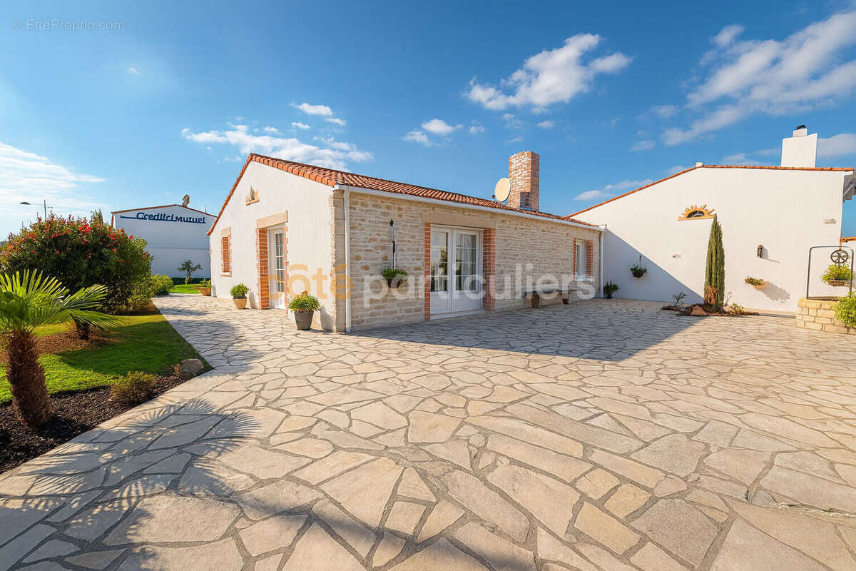 maison à proximité immédiate du centre de L'Aiguillon-sur-Mer. - photo 3