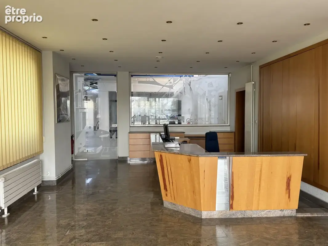 Local d’activité industrielle / bureaux / show room - photo 2