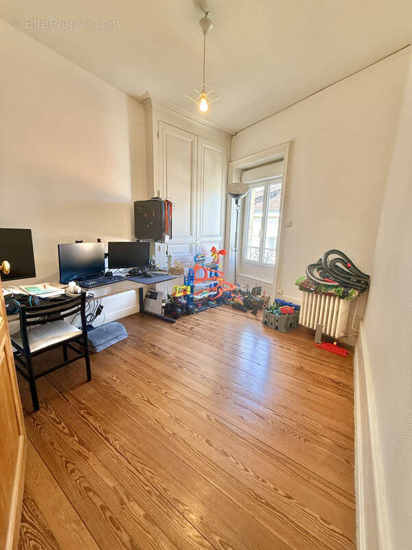 Appartement à THOISSEY