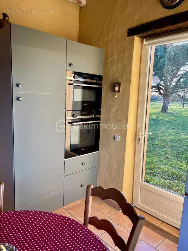 Ensemble de bâtiments en pierre composé d’une maison d’habitation, d’un gîte, d’un pool house, de deux ateliers et de deux sécho - photo 21