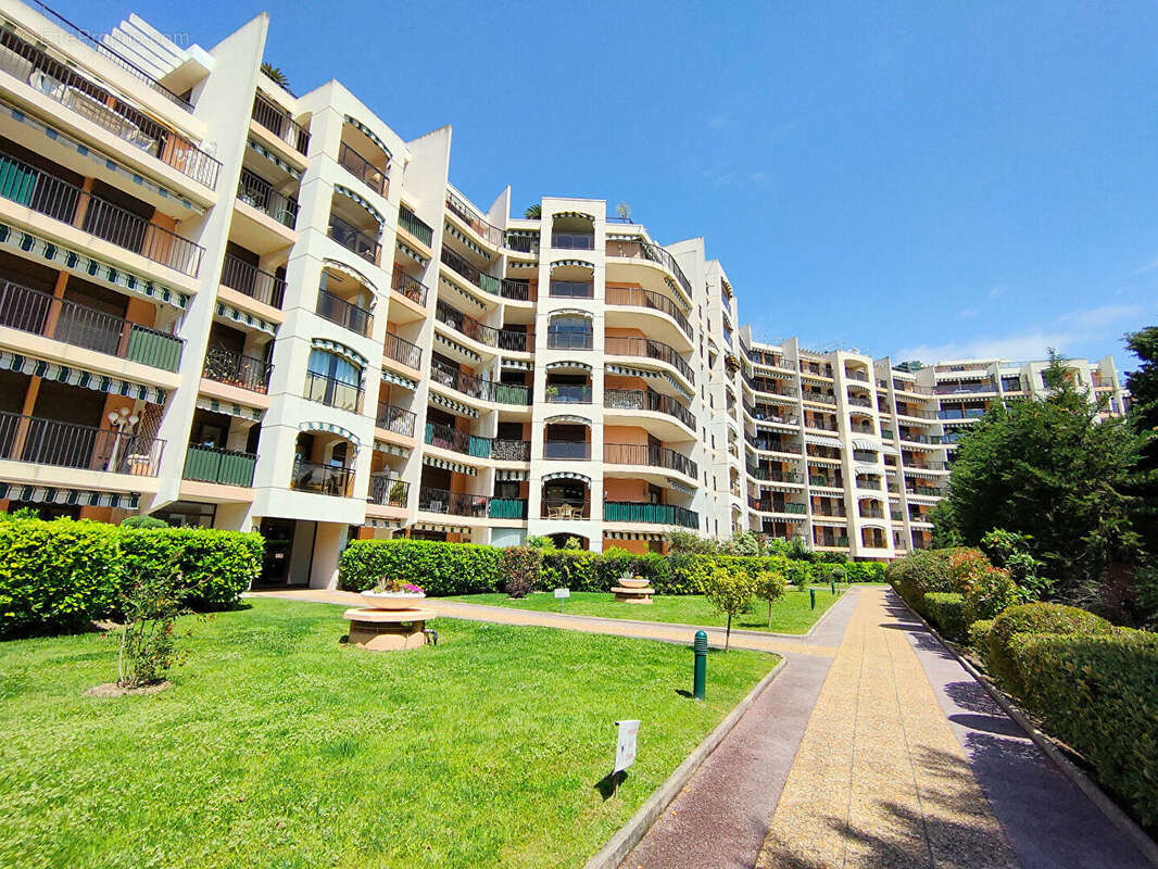 Appartement à MANDELIEU-LA-NAPOULE