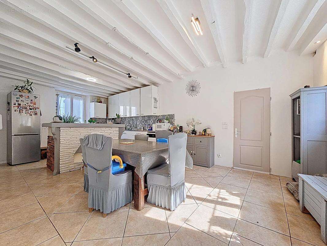 Maison à SAVINS