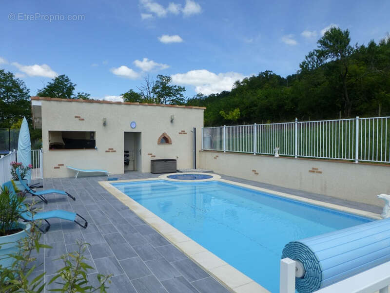 Maison à PORT-SAINTE-MARIE