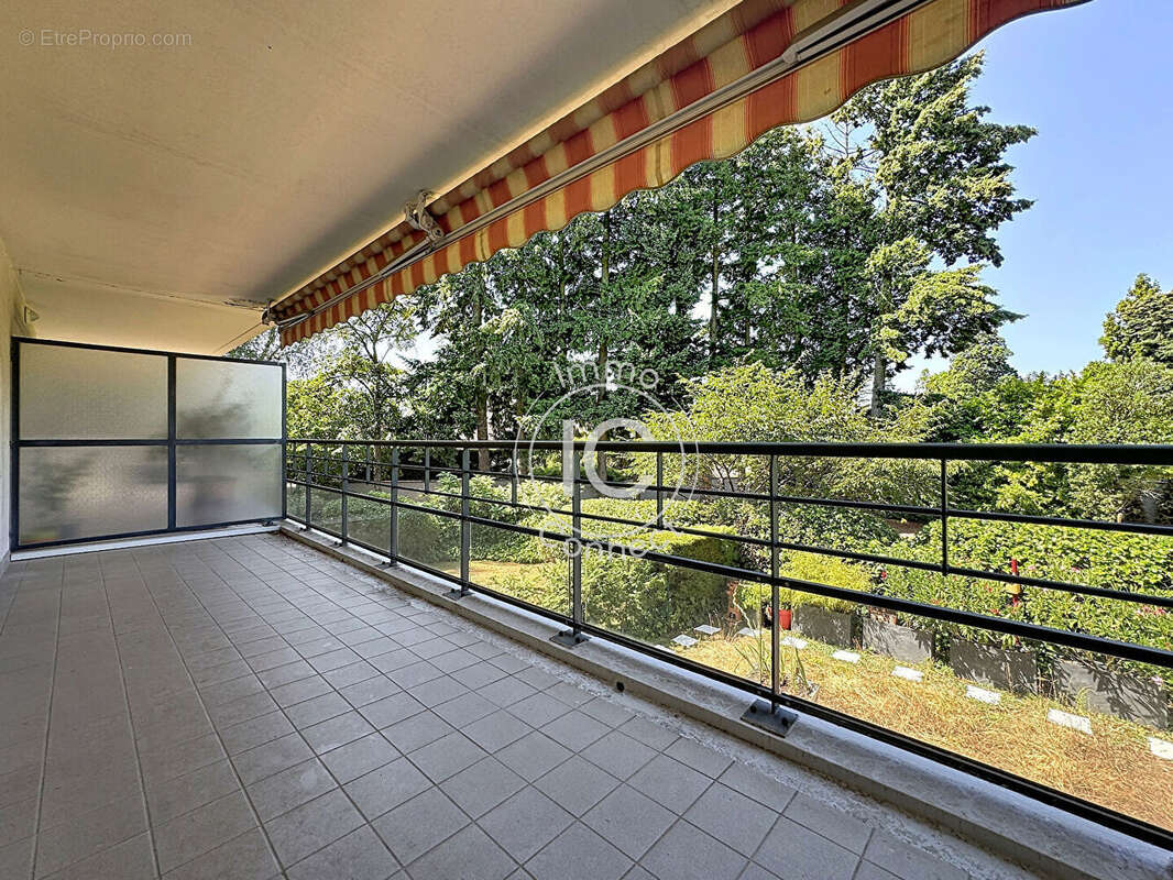 T5 dans petite résidence fermée - 4 ch - Terrasse - Garages - photo 9