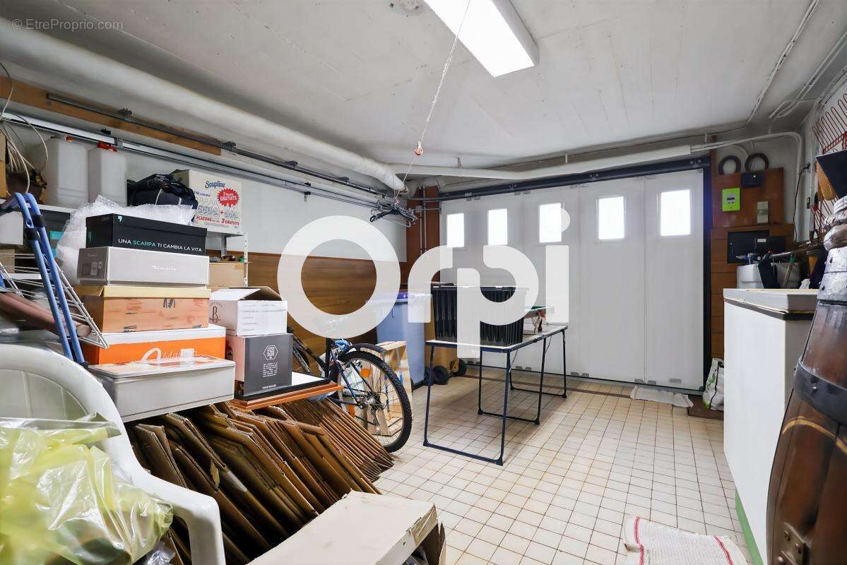 Maison 5 chambre(s), garage, buanderie, cuisine d'été, véranda, cave, jardin et terrasse exposés sud-ouest à ROSENDAËL (59240) - photo 14