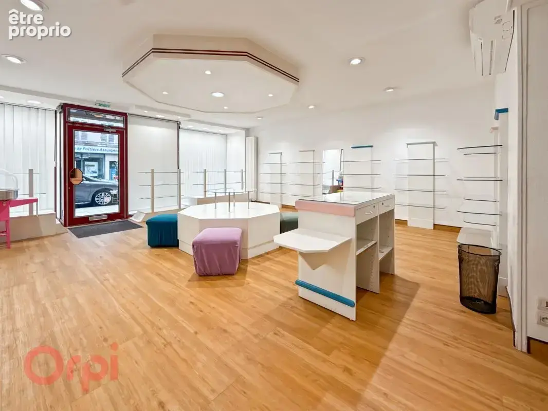 Bien Commercial À Vendre - photo 2