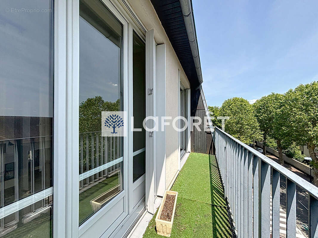 Appartement à SAINT-NOM-LA-BRETECHE