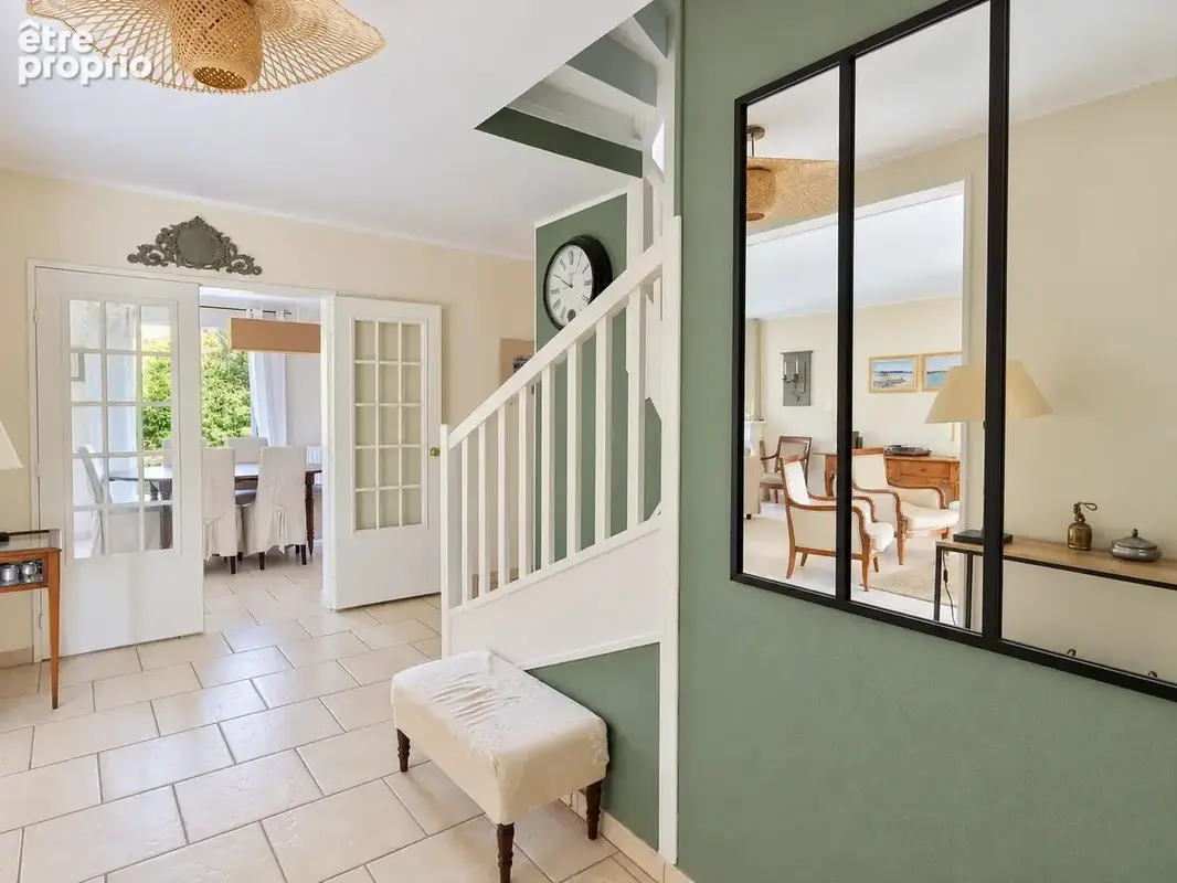 Maison 8 pièces 182 m² à vendre à Voisins-Le-Bretonneux (78960) - photo 2
