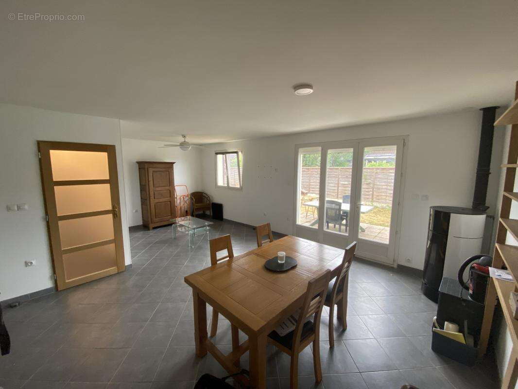 Au calme à Longvic, Maison de 90 m2 rénovée et élevée sur sous-sol - photo 7
