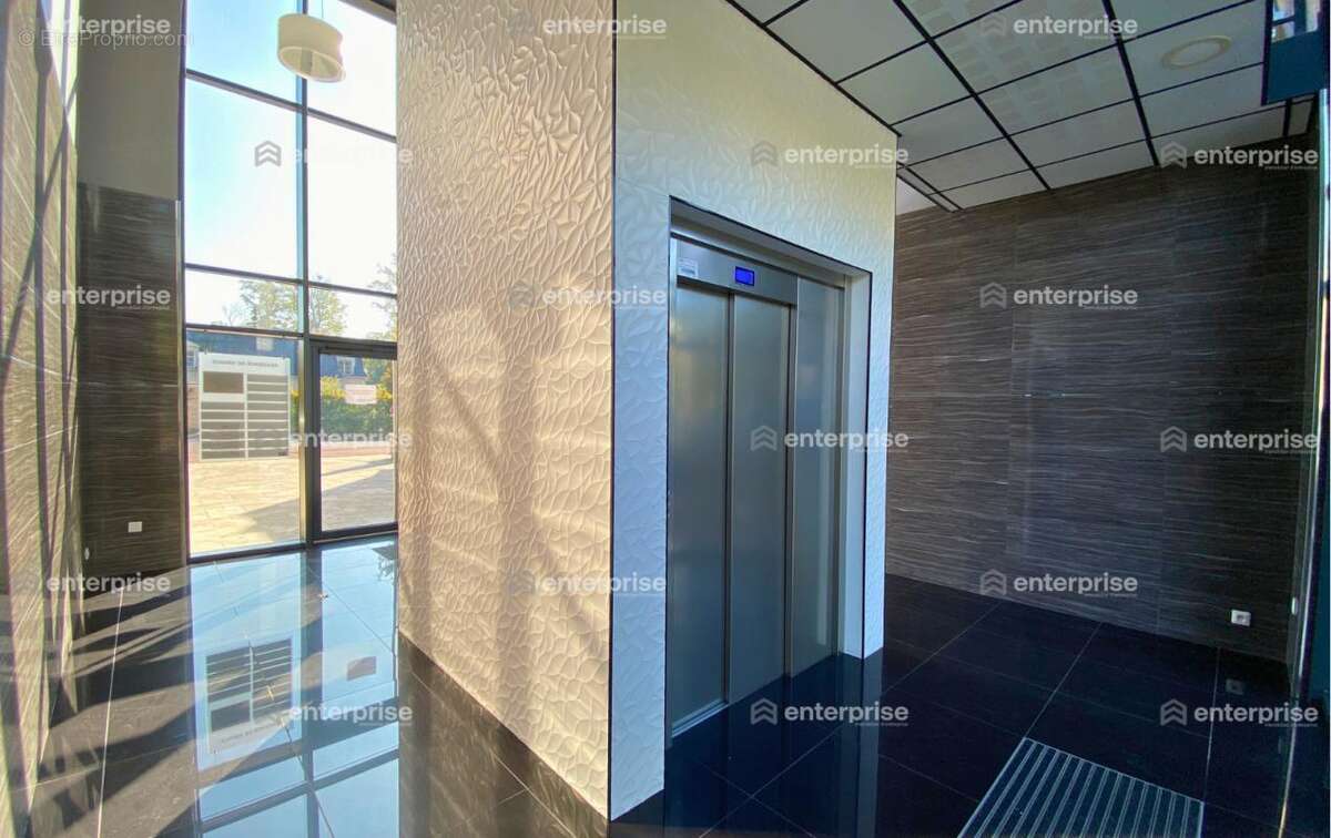 Commerce à VINEUIL-SAINT-FIRMIN