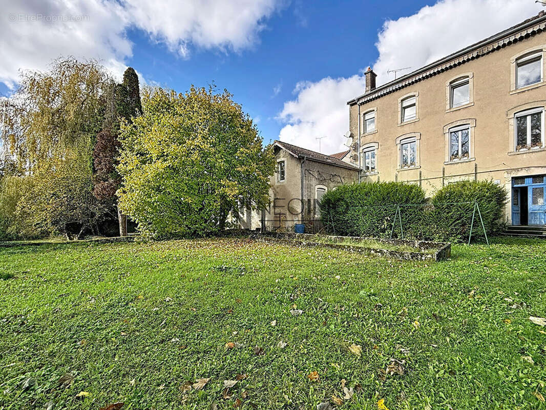 Appartement à NEUFCHATEAU