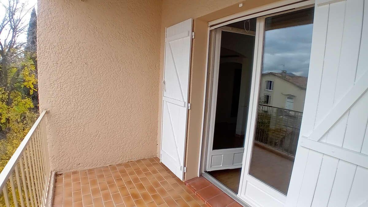 Appartement à LA CRAU