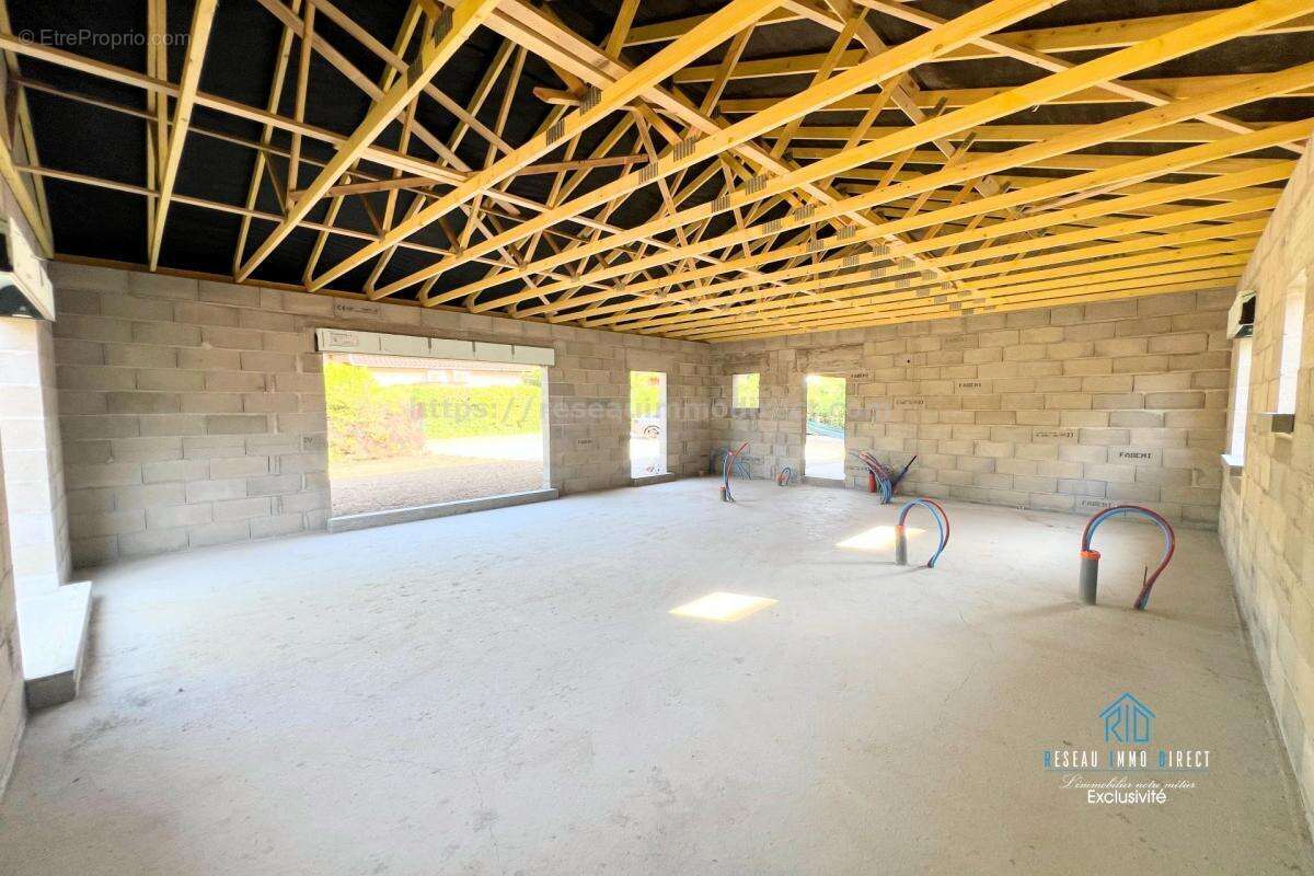 Maison à SAINT-SIMEON-DE-BRESSIEUX