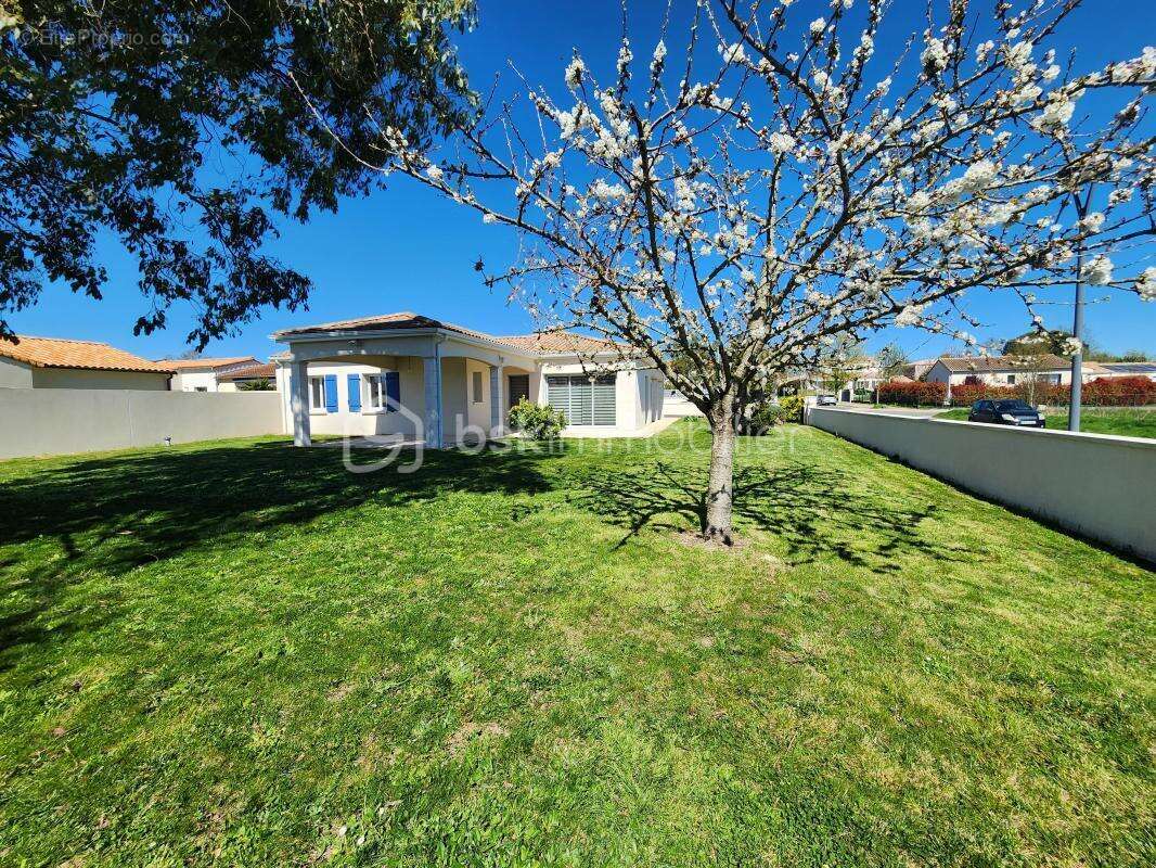 Maison à SAINT-GELAIS