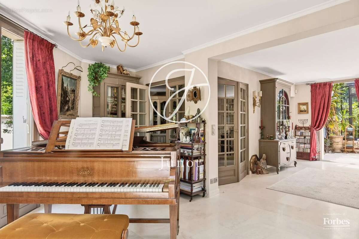 Maison à LE VESINET