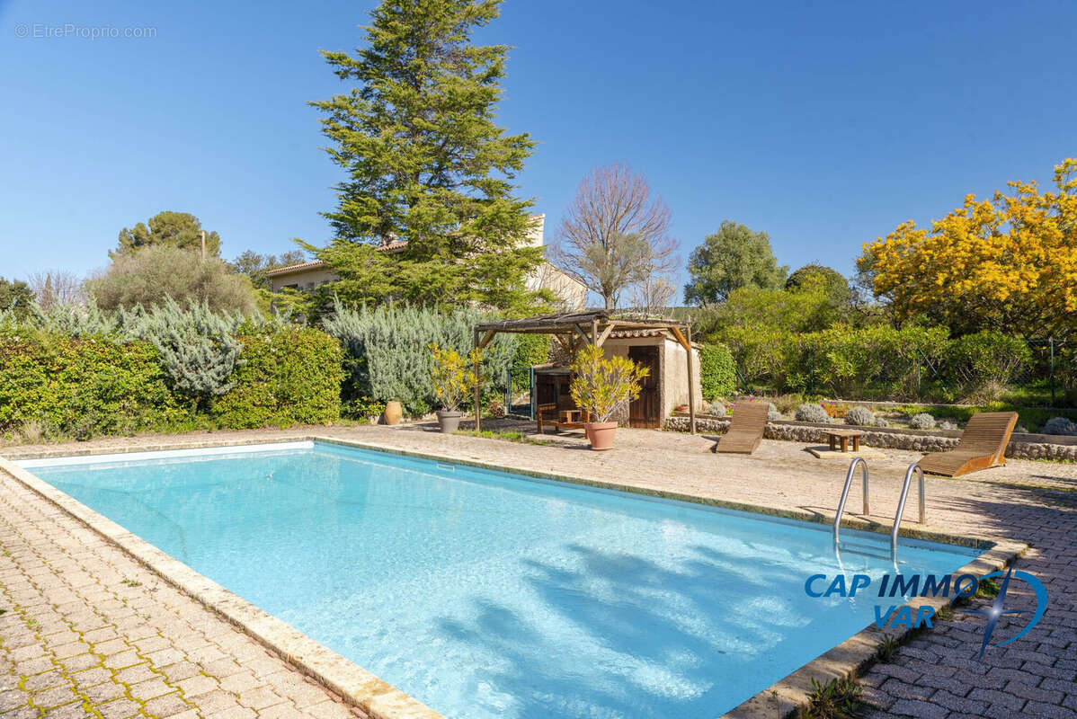 Maison à LE CASTELLET
