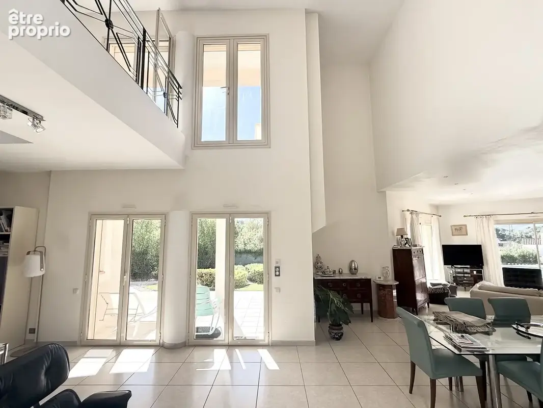 Villa d'architecte 202m2 + dépendances - Parc arboré de 2512m2 - Piscine Allauxch - photo 6