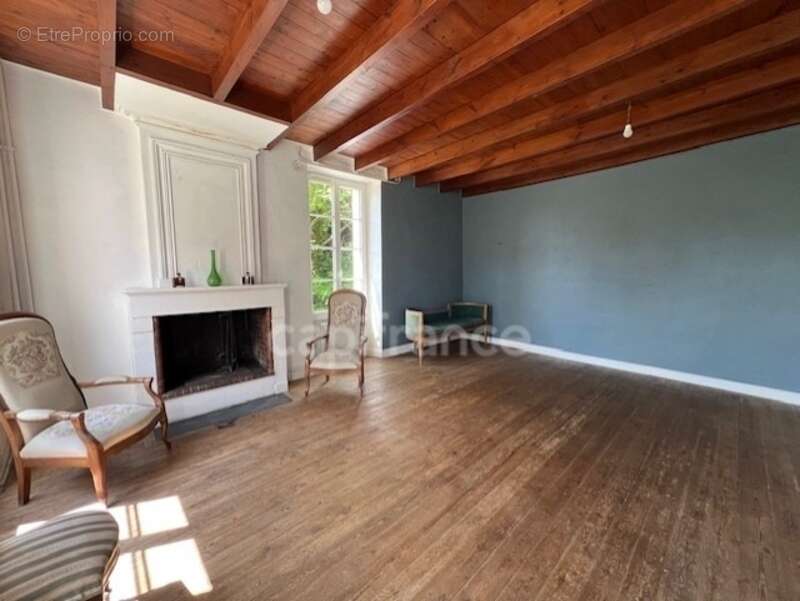 Maison à BUSSAC-SUR-CHARENTE