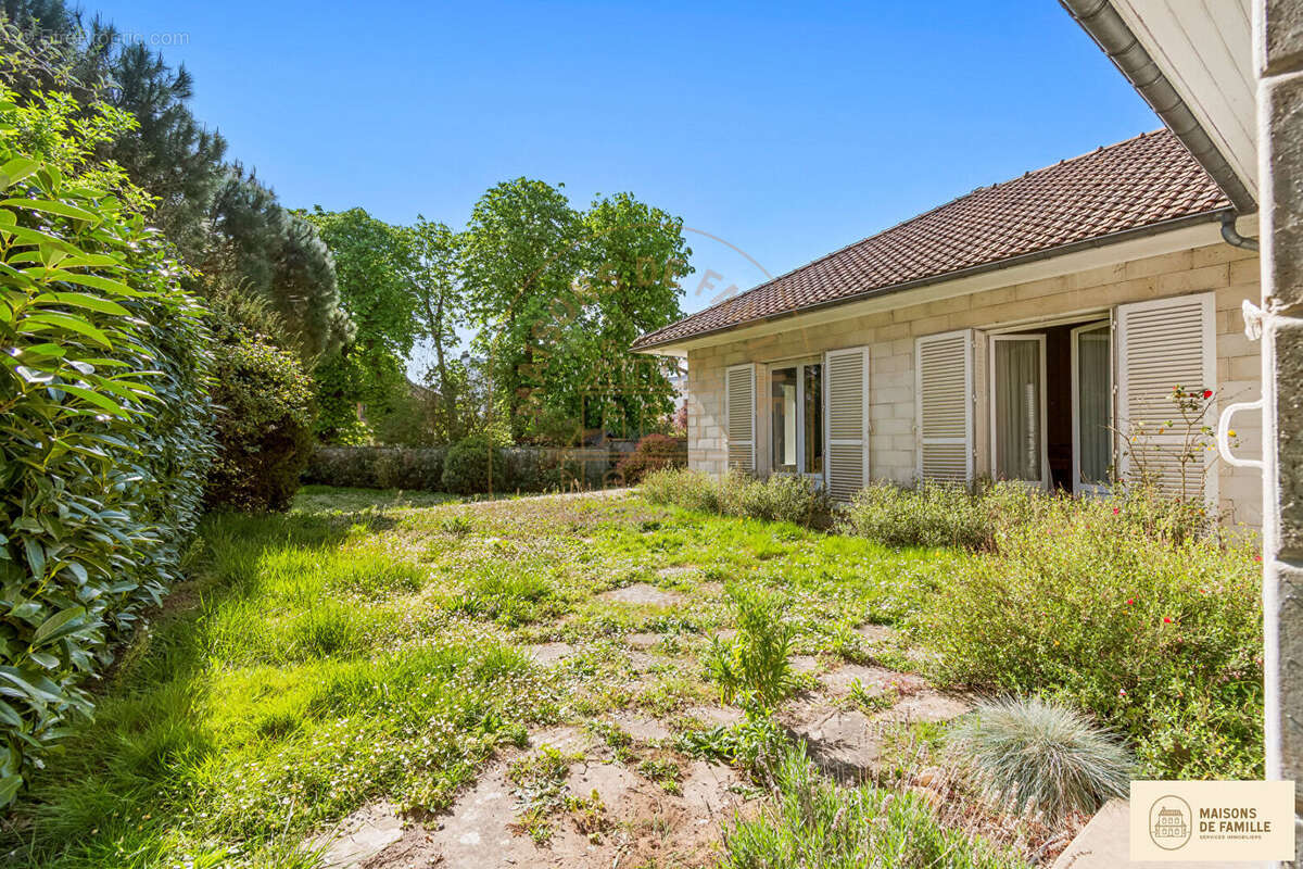 Maison à LE VESINET
