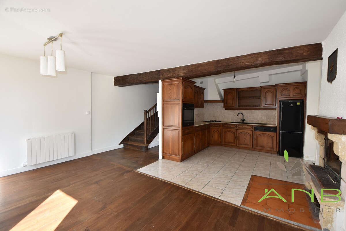 Maison à MONTBRON