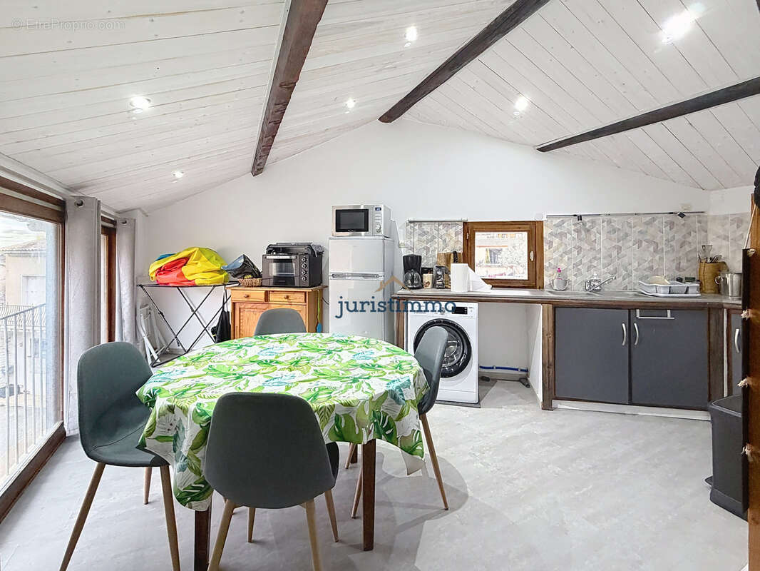 Appartement à RASTEAU