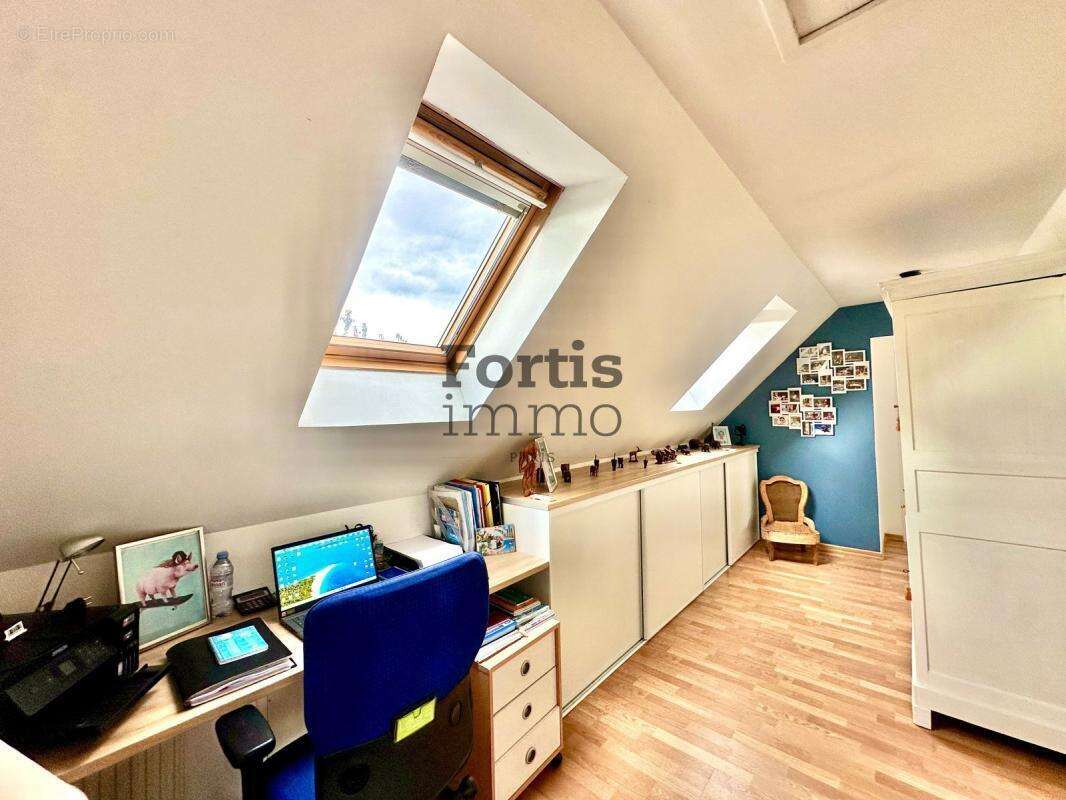 Maison à OLLAINVILLE