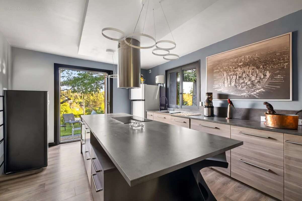 Maison à TASSIN-LA-DEMI-LUNE