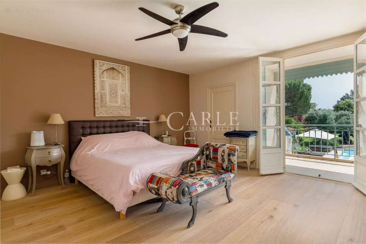 Maison à SAINT-BONNET-DE-MURE