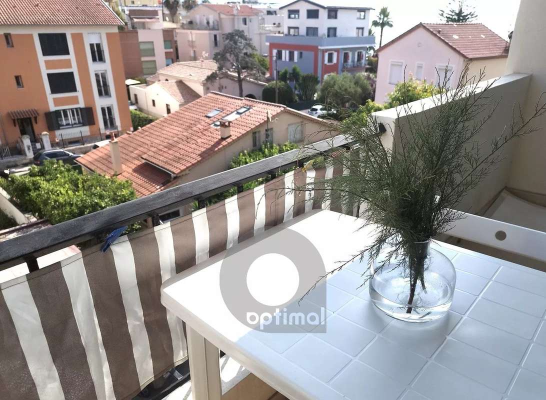 Appartement à ROQUEBRUNE-CAP-MARTIN
