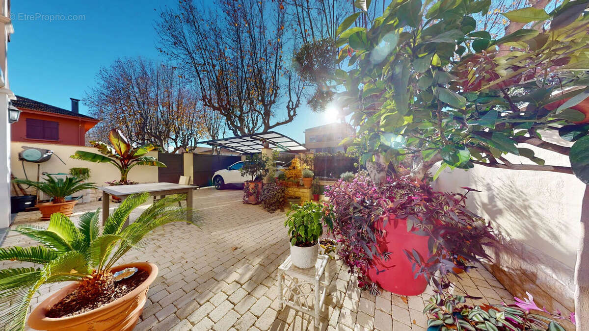 Appartement à FREJUS