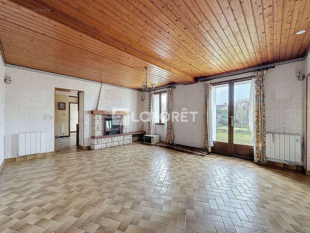 Maison à DOUE-LA-FONTAINE