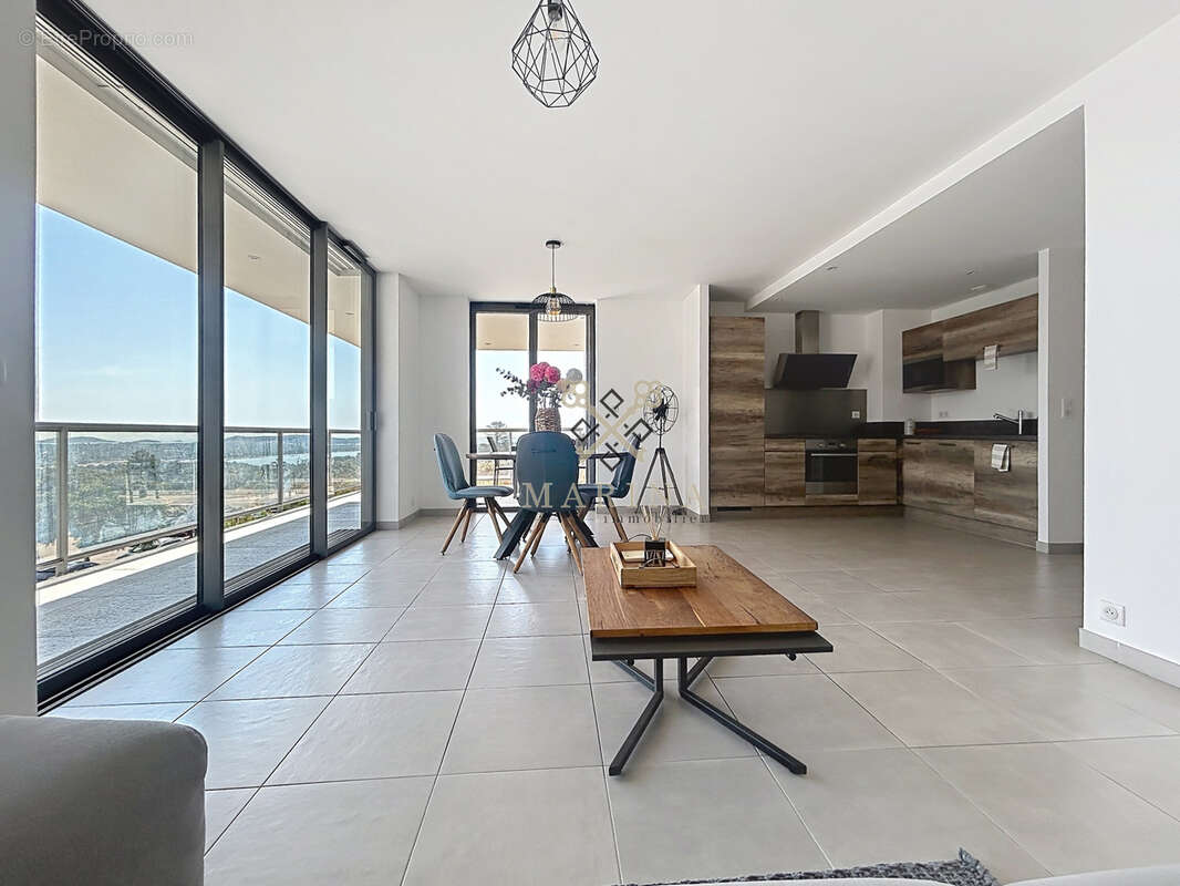 Appartement de standing dernier etage - 2 chambres - vue mer - - photo 2