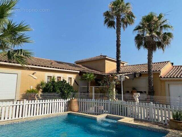 Villa familiale type 7 avec piscine - garage - jardin arbore - photo 2