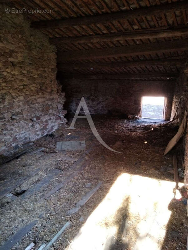 Maison à LA TOUR-SUR-ORB