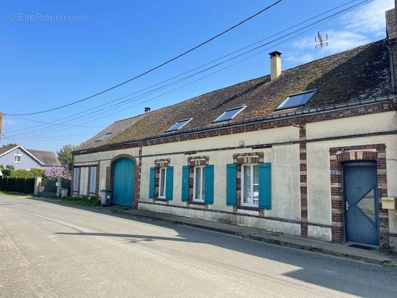 Maison à CLEVILLIERS