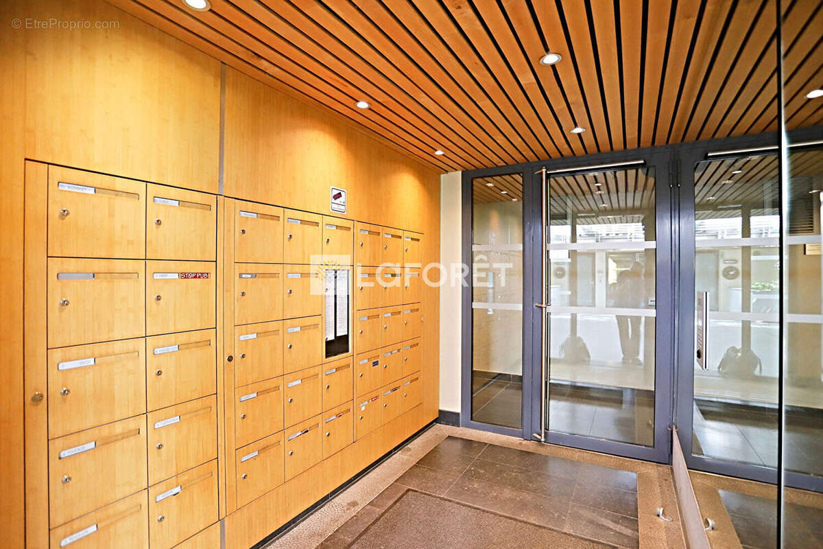 Appartement à PARIS-14E