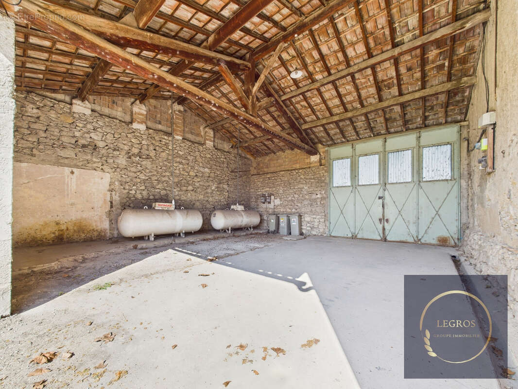 Magnifique Mas Provençal au Thor - Potentiel d'Investissement - photo 18