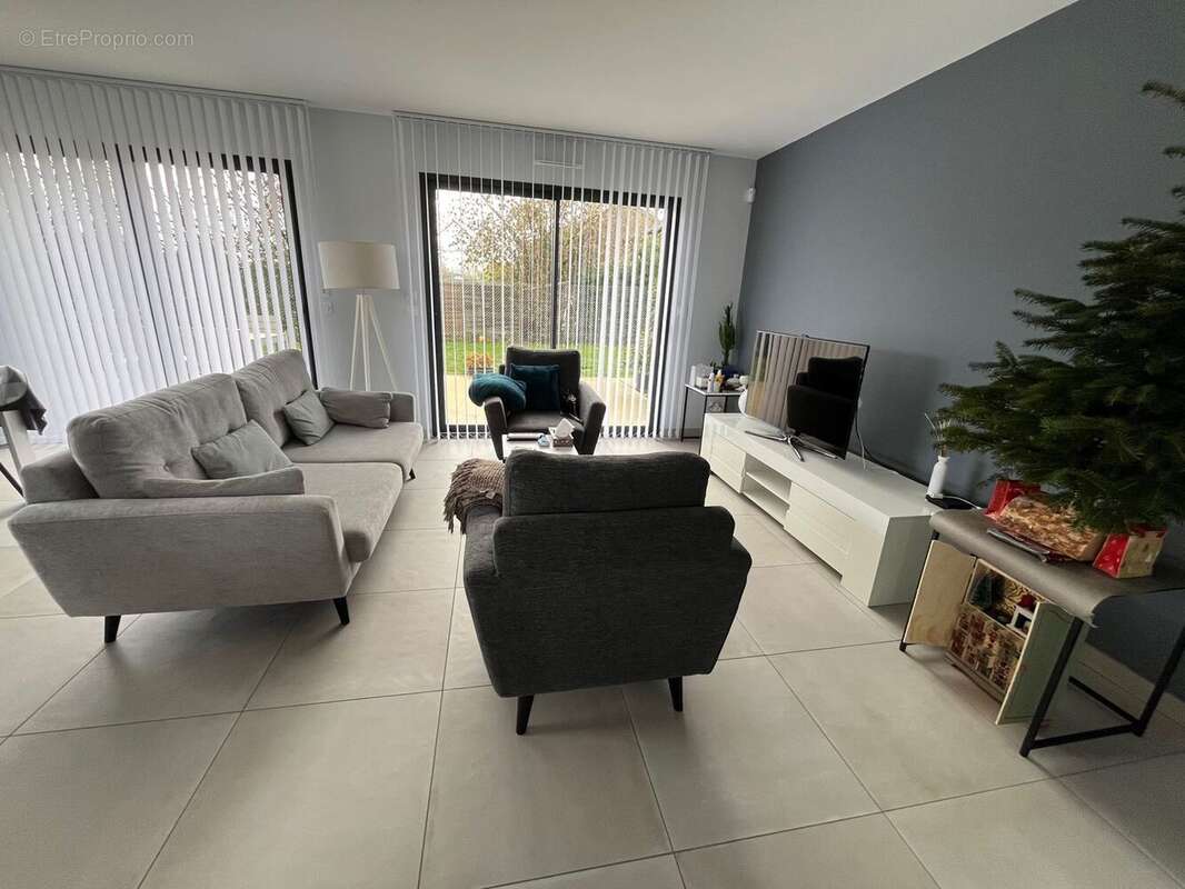 Maison à SAINT-DIDIER-DE-FORMANS