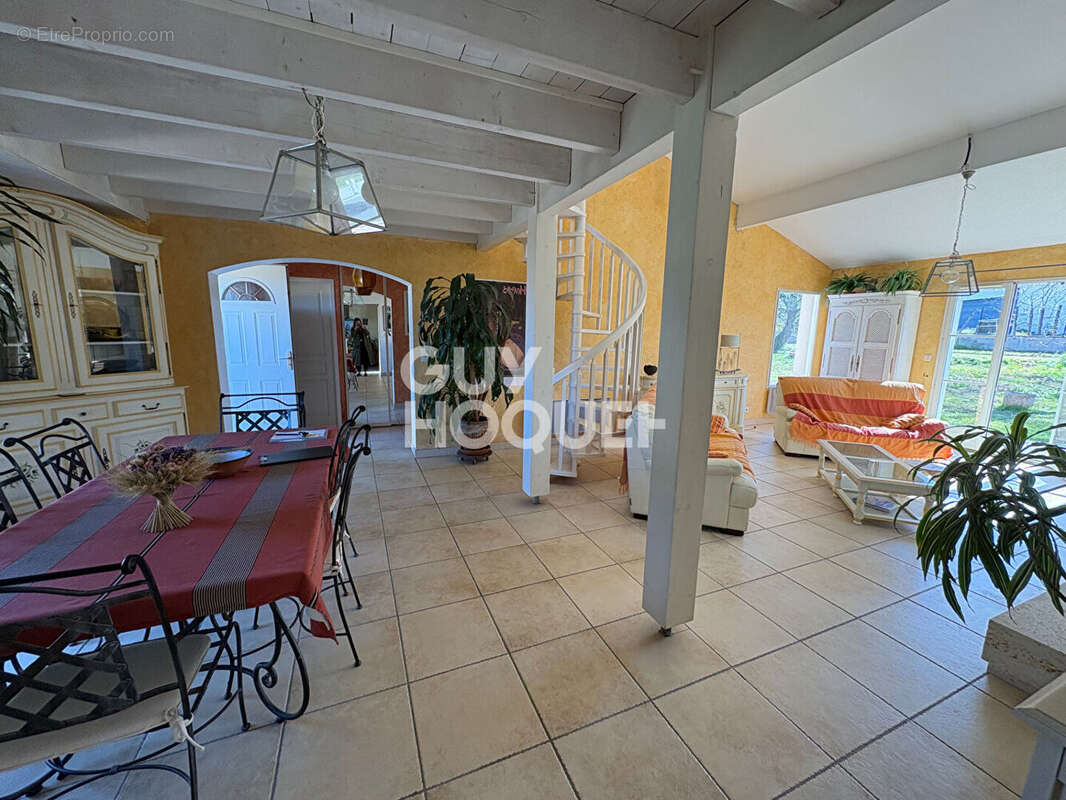 Maison au calme, avec garage - photo 3