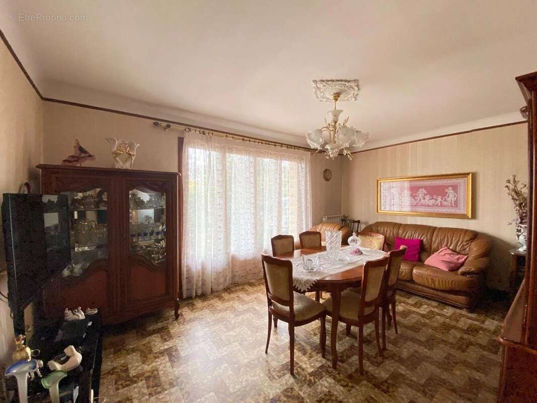 Maison à ECHIROLLES