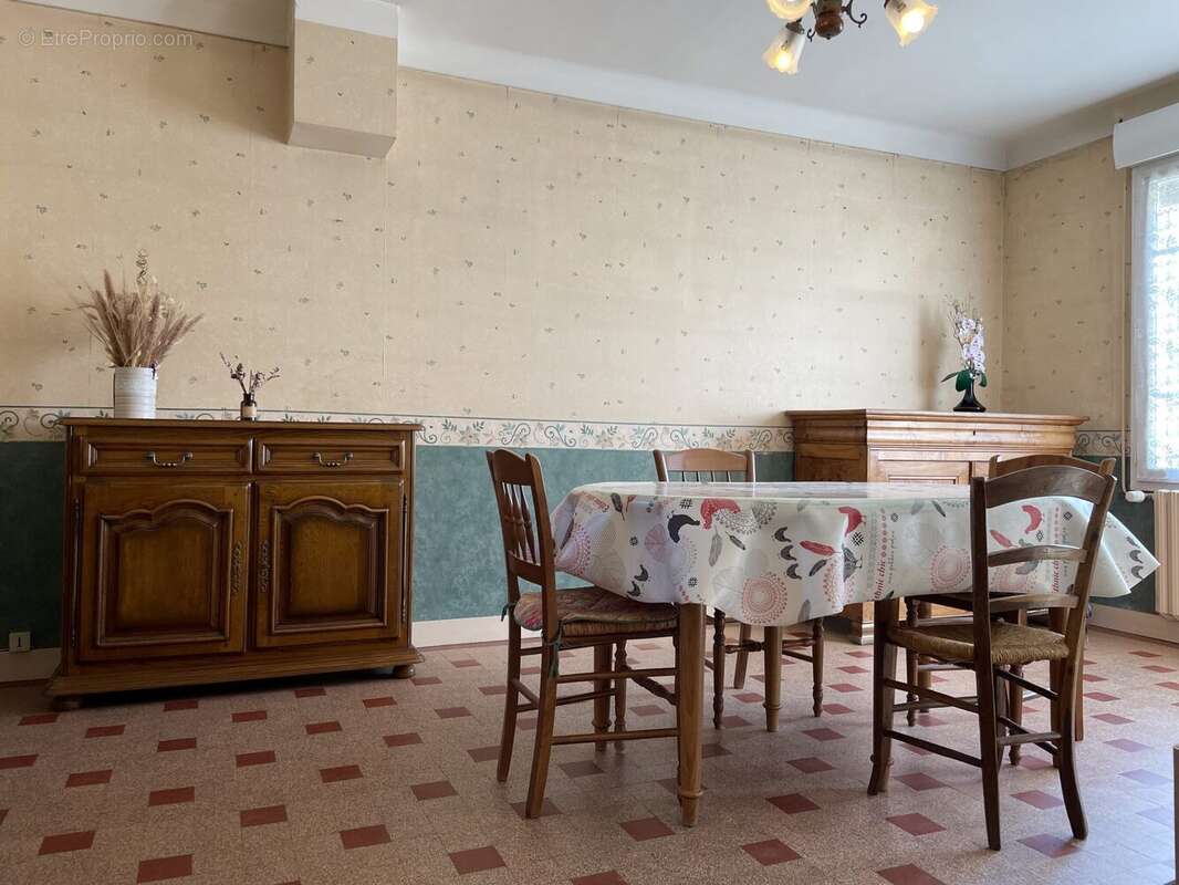 Séjour - Maison à SAINT-COSME-EN-VAIRAIS