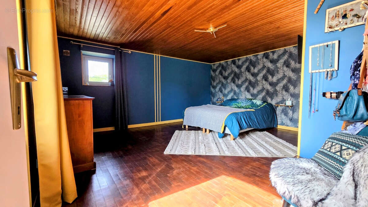 Maison à MIREBEAU-SUR-BEZE