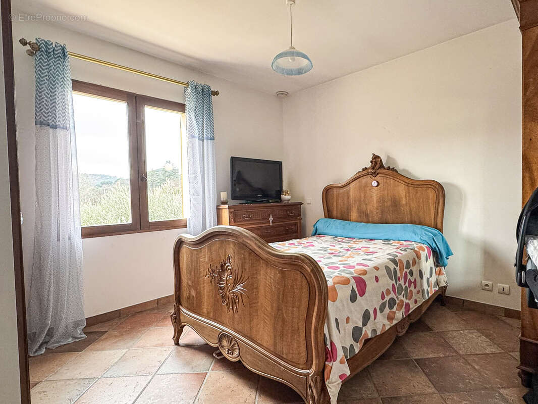 Maison à COLLOBRIERES